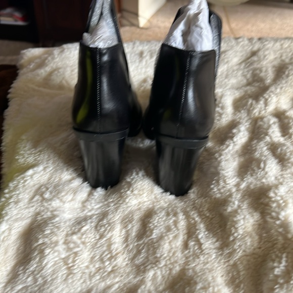 Gianni Bini Huttsen boots. Size 7.5. NWT. Black. - Picture 3 of 4